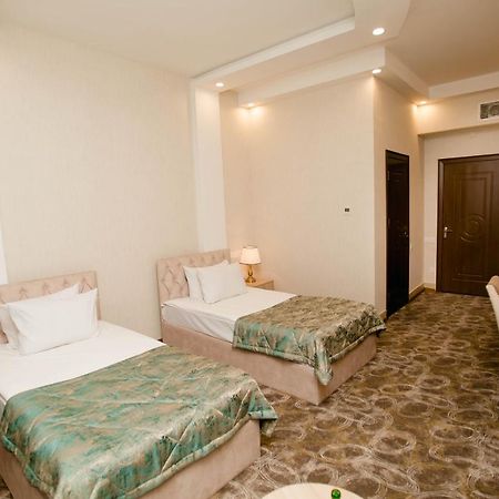 Cinema Boutique Hotel Ganja Bagian luar foto