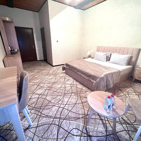 Cinema Boutique Hotel Ganja Bagian luar foto