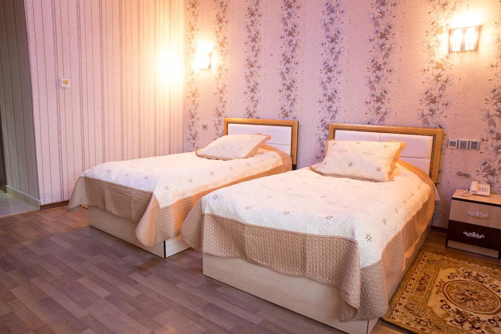 Cinema Boutique Hotel Ganja Bagian luar foto