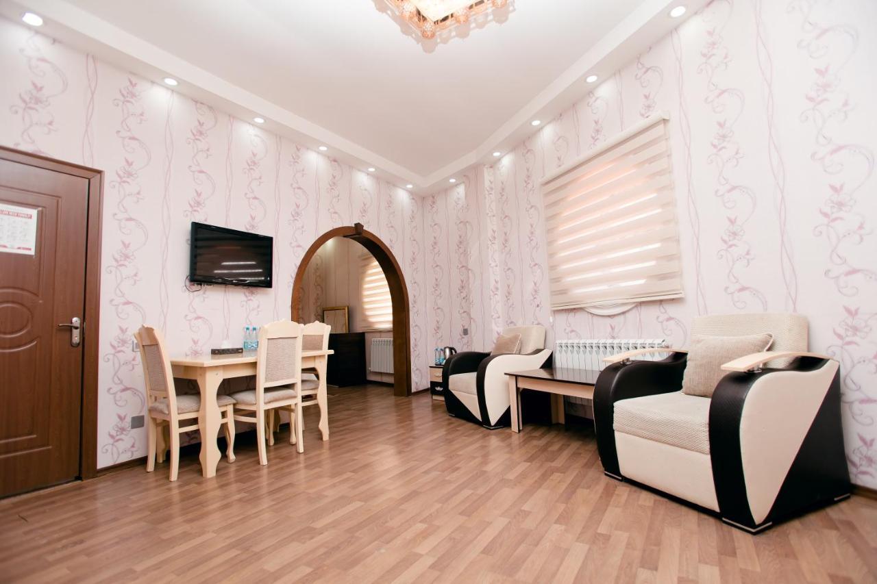 Cinema Boutique Hotel Ganja Bagian luar foto