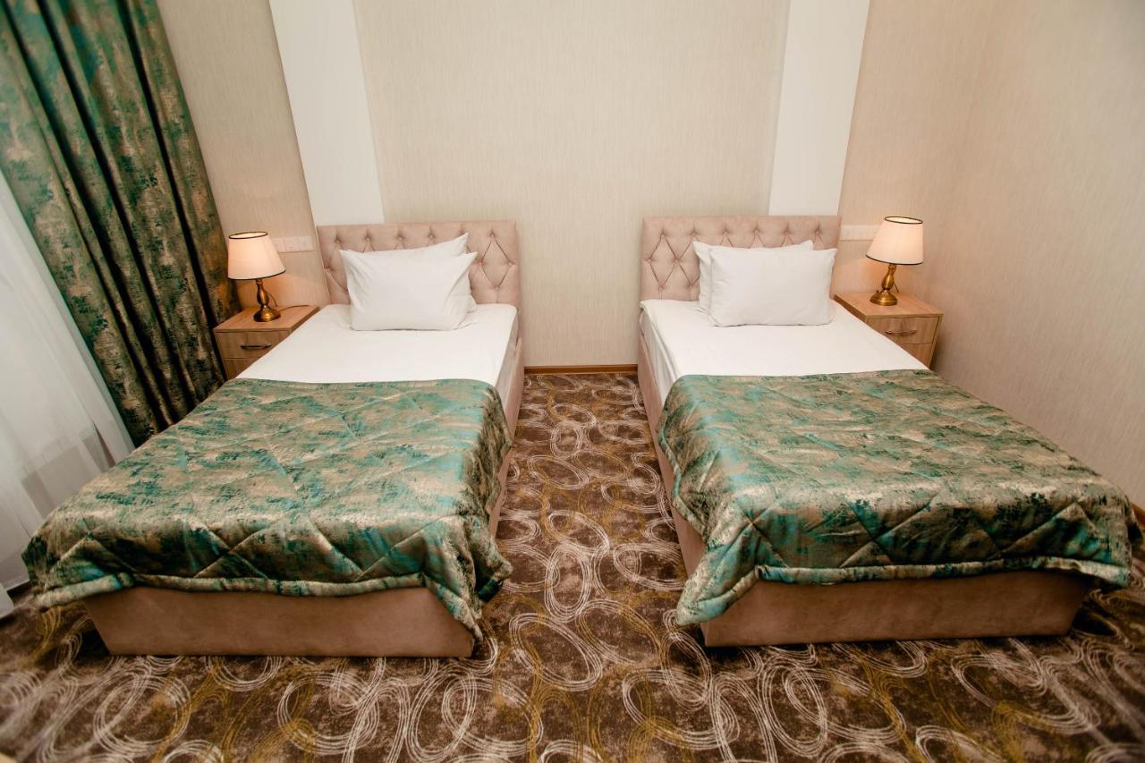 Cinema Boutique Hotel Ganja Bagian luar foto