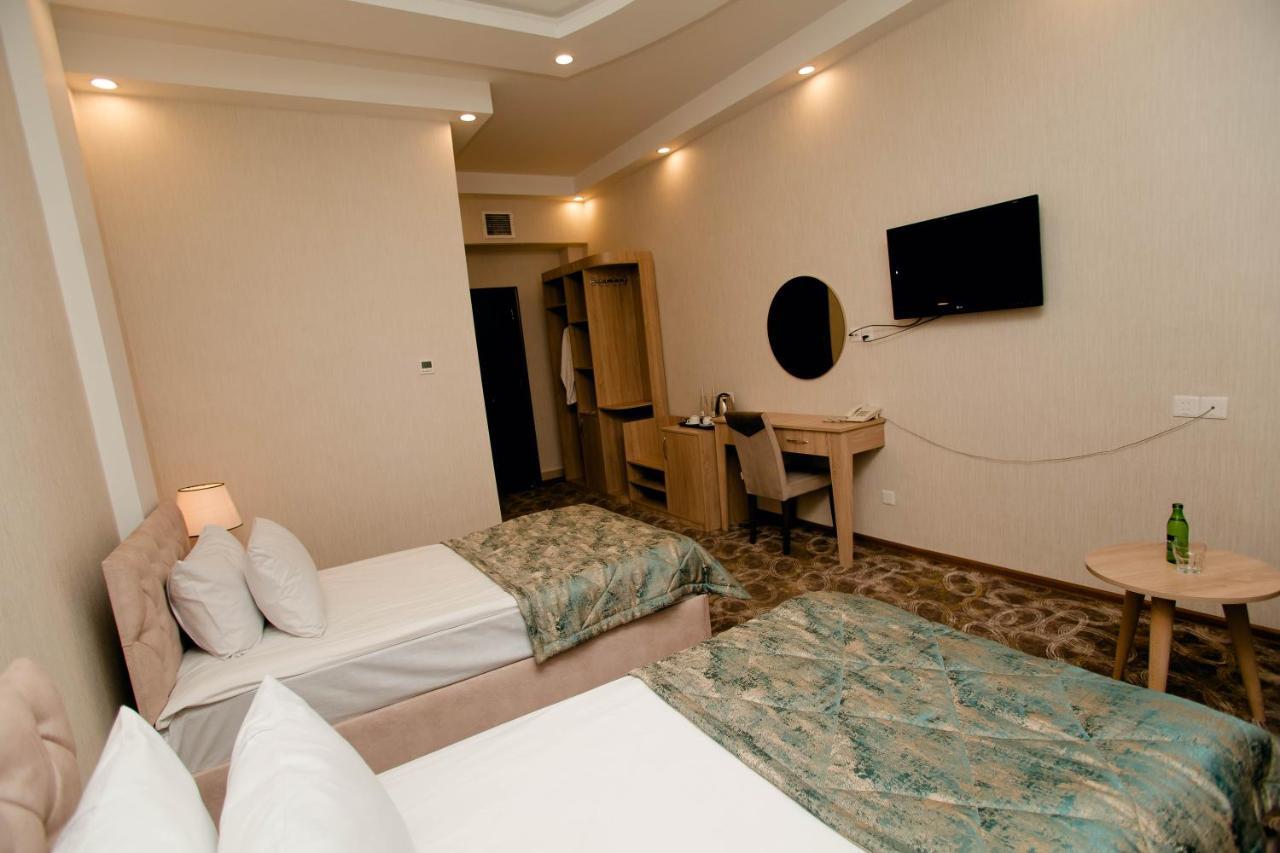 Cinema Boutique Hotel Ganja Bagian luar foto