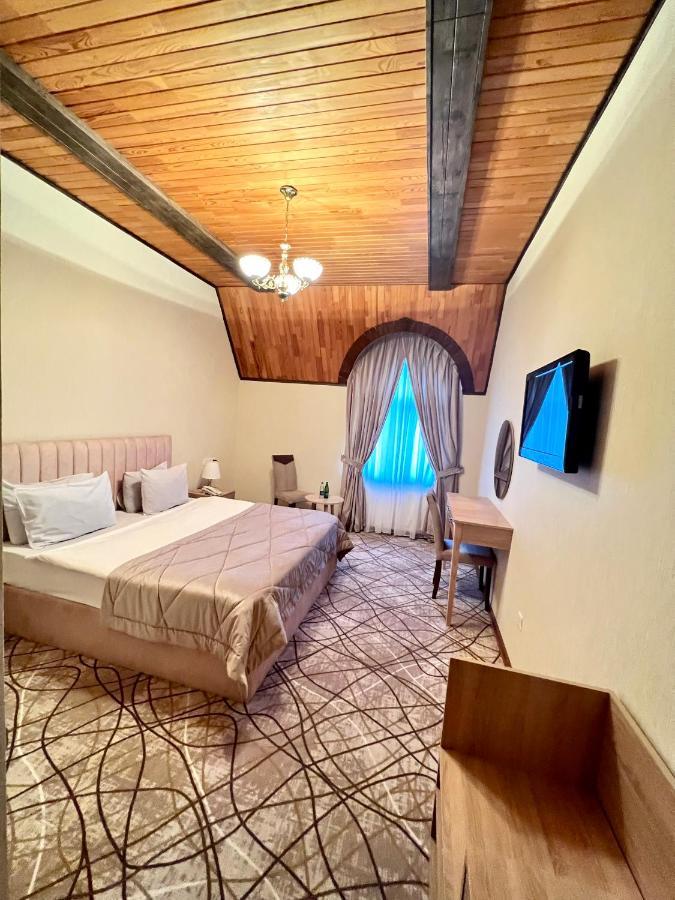 Cinema Boutique Hotel Ganja Bagian luar foto