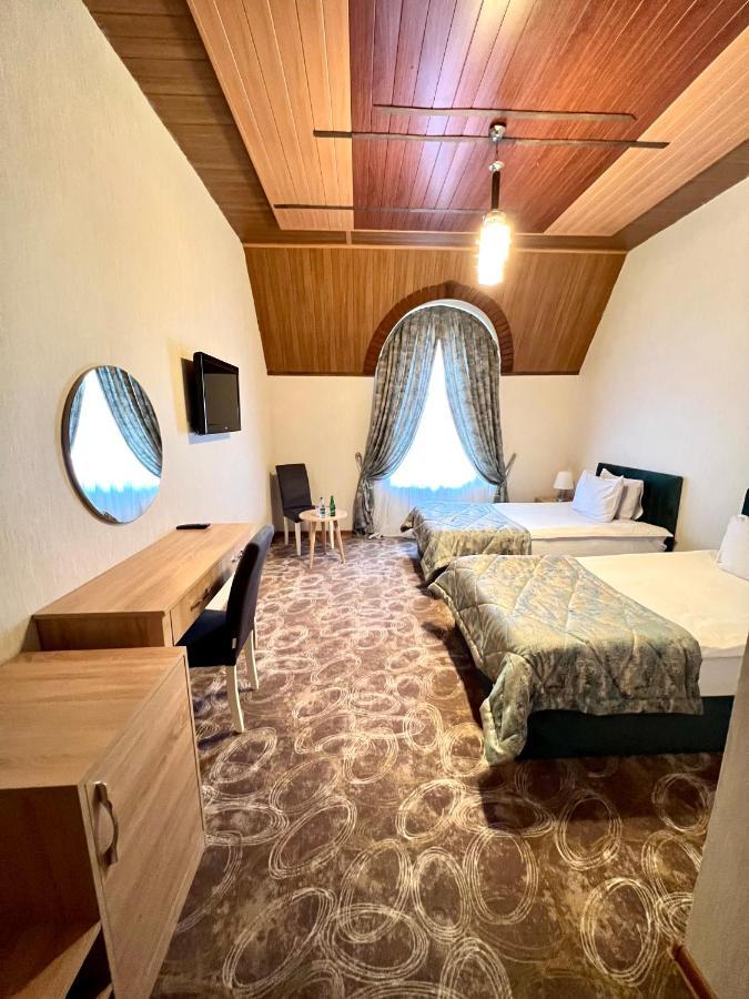Cinema Boutique Hotel Ganja Bagian luar foto