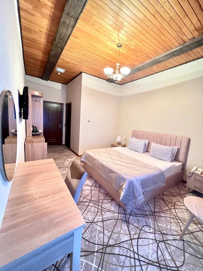 Cinema Boutique Hotel Ganja Bagian luar foto