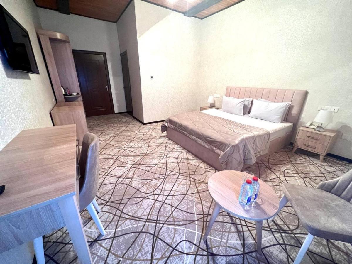 Cinema Boutique Hotel Ganja Bagian luar foto