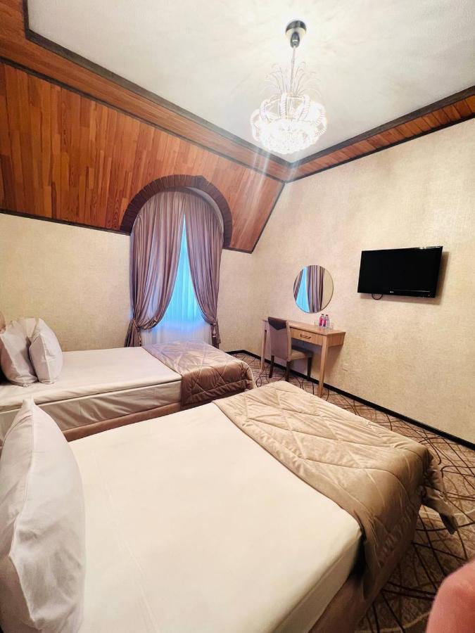 Cinema Boutique Hotel Ganja Bagian luar foto