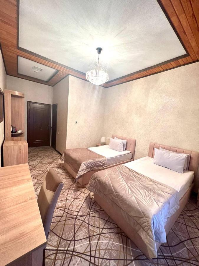 Cinema Boutique Hotel Ganja Bagian luar foto