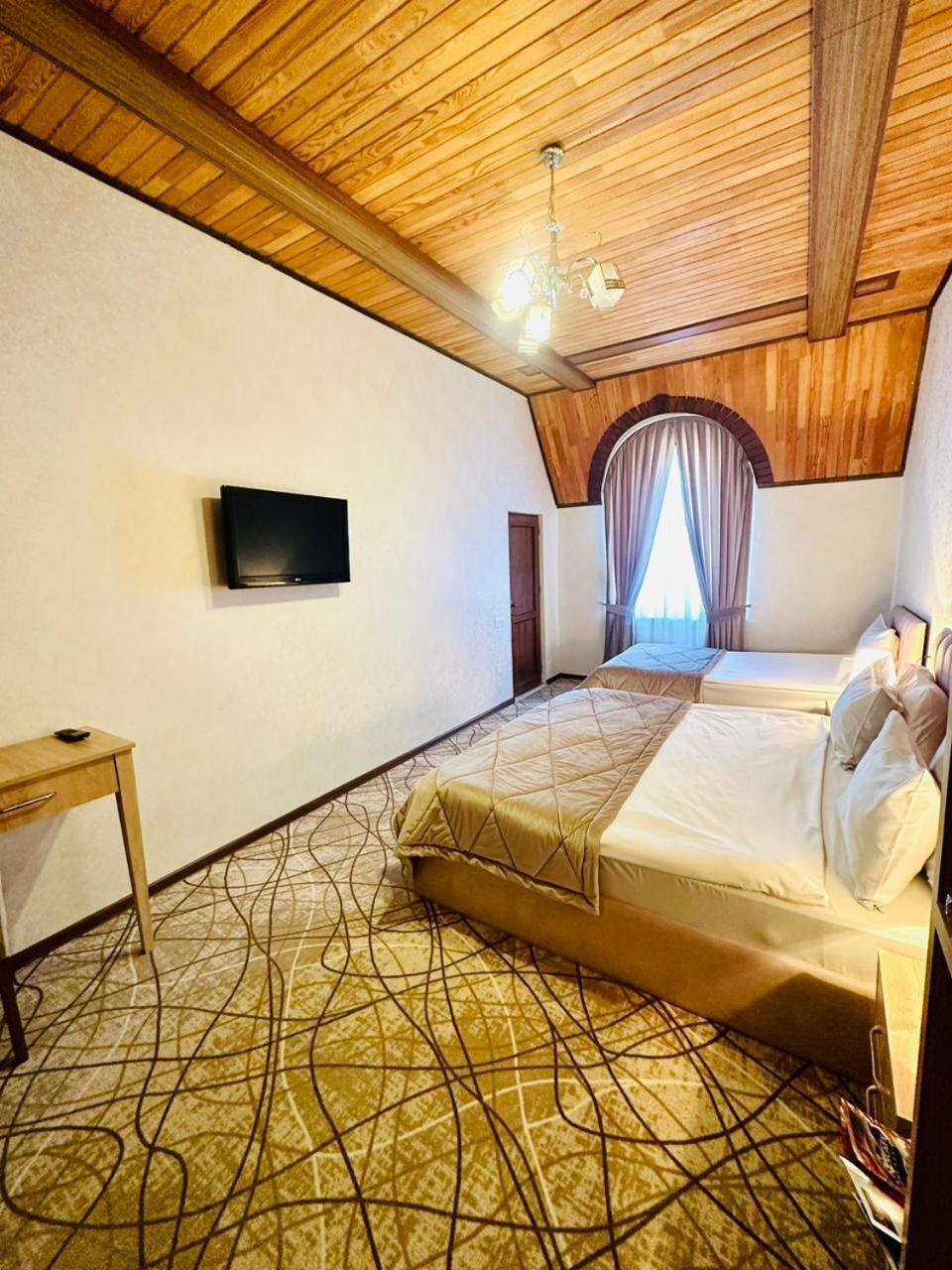 Cinema Boutique Hotel Ganja Bagian luar foto