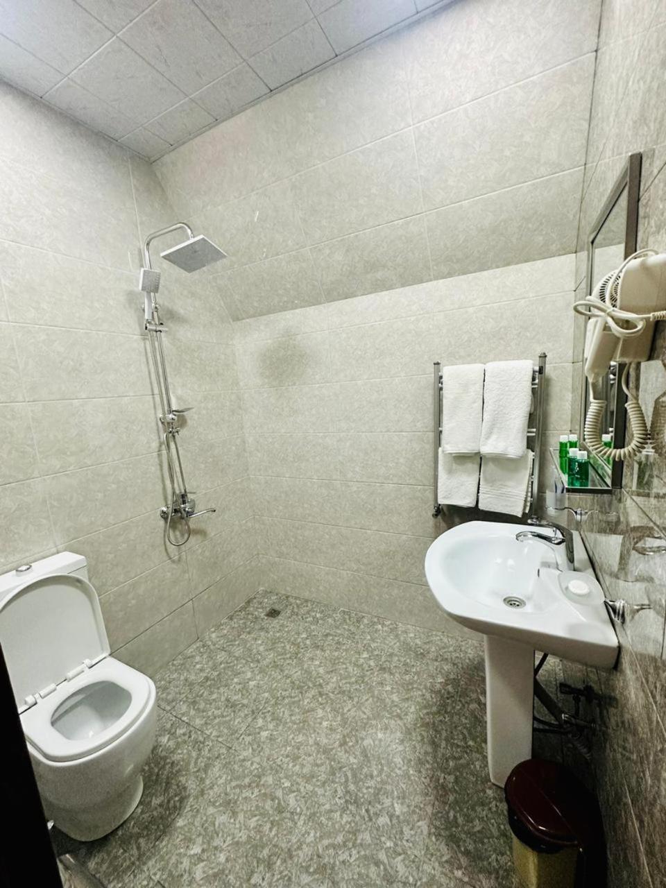 Cinema Boutique Hotel Ganja Bagian luar foto