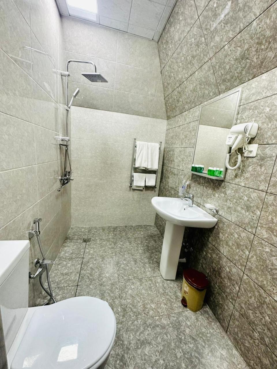 Cinema Boutique Hotel Ganja Bagian luar foto