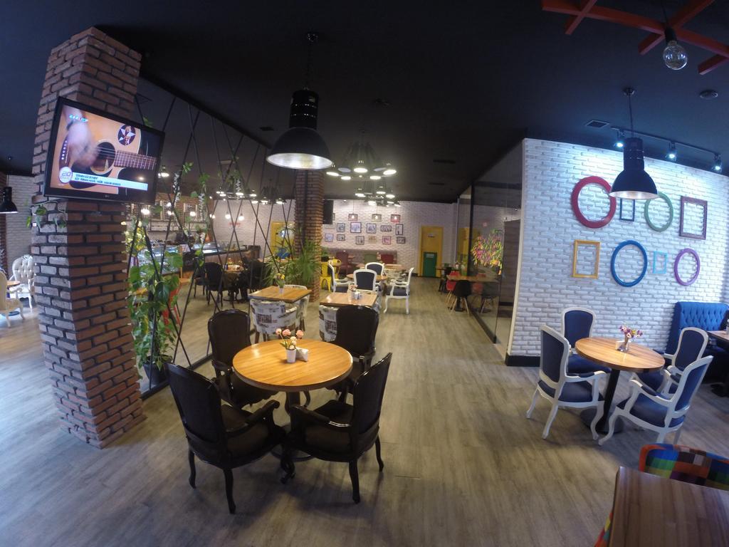 Cinema Boutique Hotel Ganja Bagian luar foto